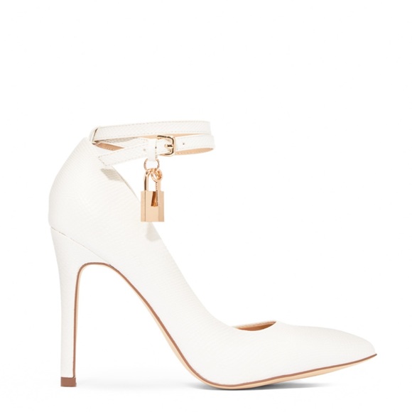 White ankle strap pump - Picture 2 of 8